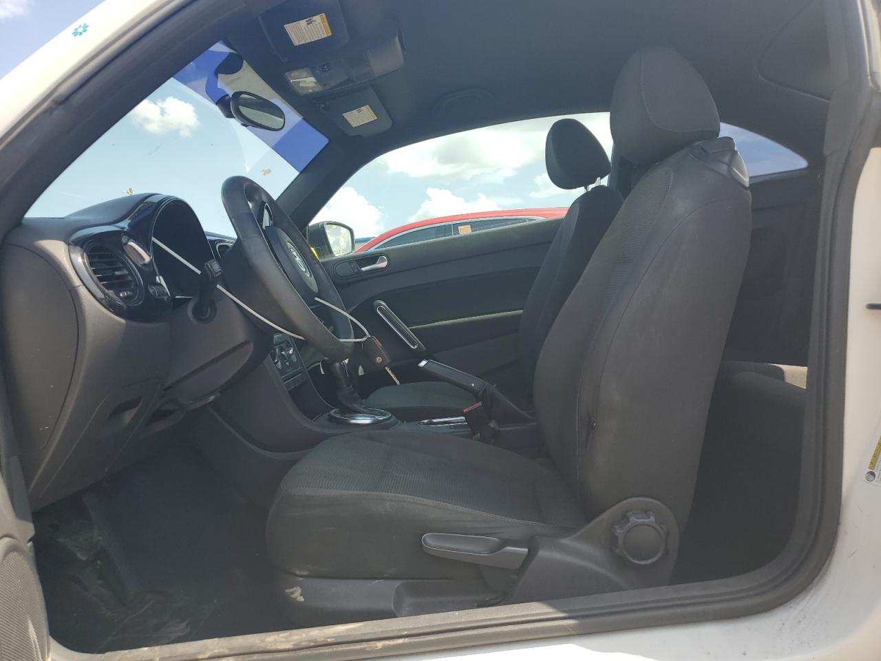 2013 Volkswagen Beetle VIN: 3VWFP7AT5DM637375 Lot: 60983905
