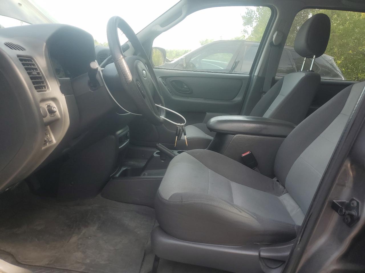 2003 Ford Escape Xls VIN: 1FMYU02183KD36674 Lot: 61087205