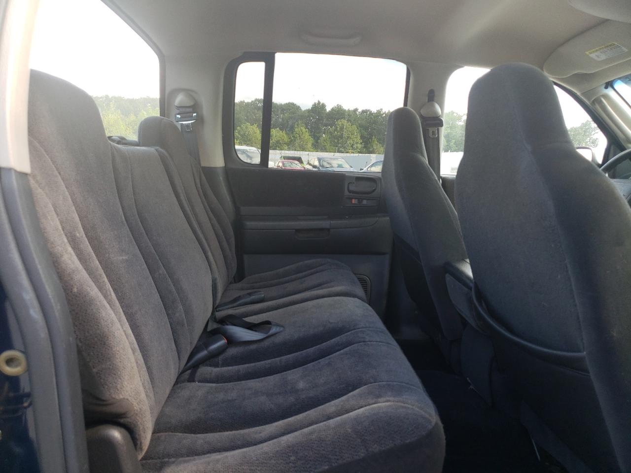 2002 Dodge Dakota Quad Sport VIN: 1B7HG38N82S517165 Lot: 61051735