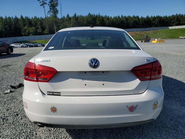  VOLKSWAGEN PASSAT 2013 Biały