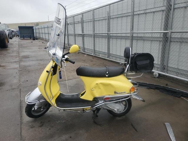 2001 VESPA C161C   