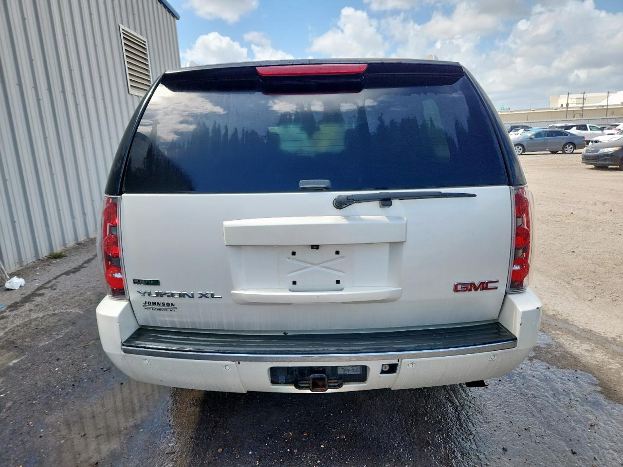 2011 GMC Yukon Xl Denali VIN: 1GKS2MEF2BR259339 Lot: 59593845