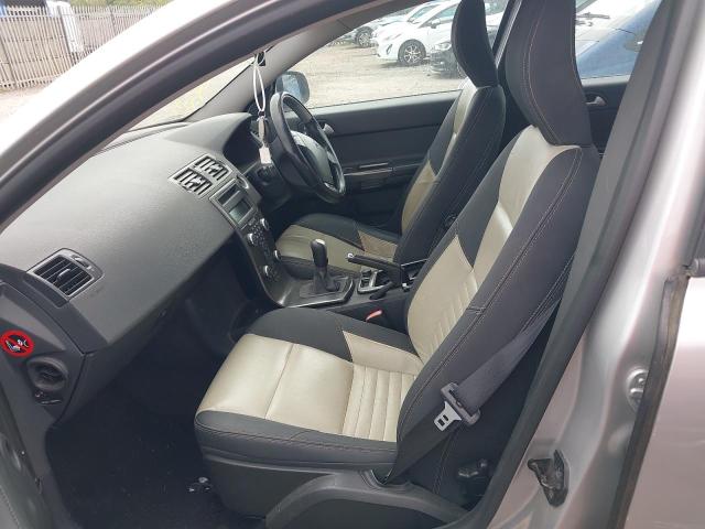 2010 VOLVO V50 R-DESIGN D2 
