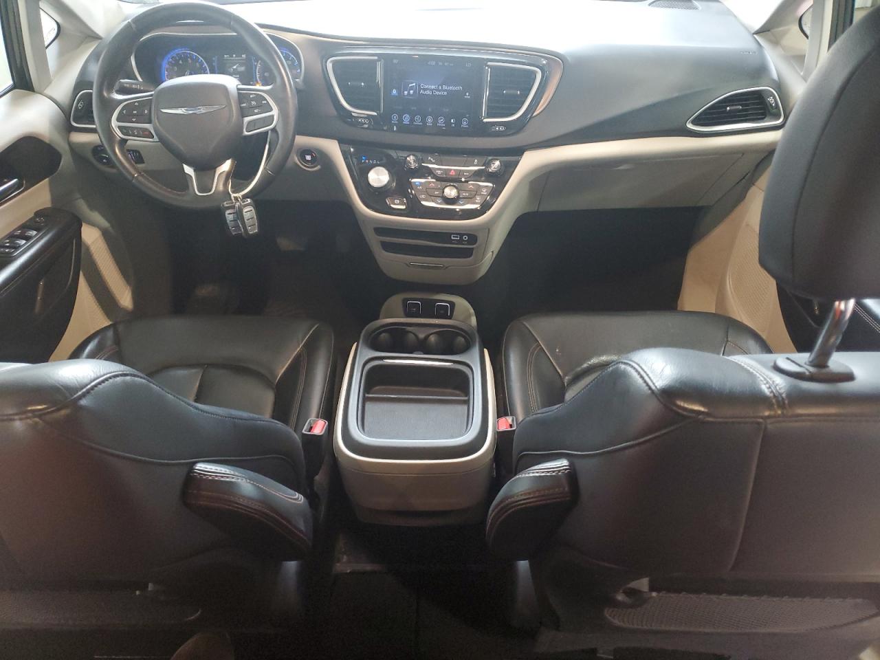 2017 Chrysler Pacifica Touring L VIN: 2C4RC1BG1HR610800 Lot: 62926435