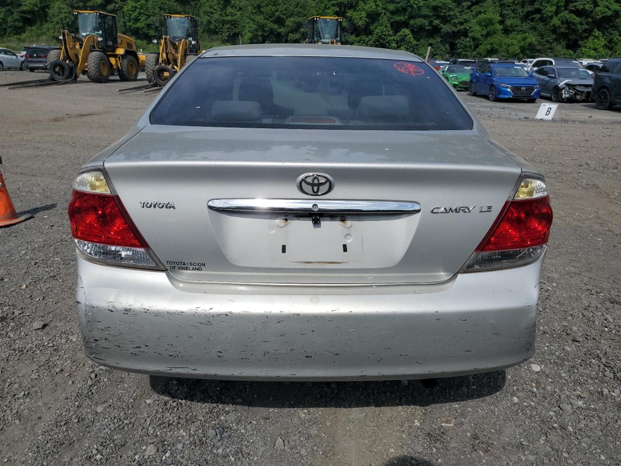 2005 Toyota Camry Le VIN: 4T1BE32K15U085484 Lot: 61790455