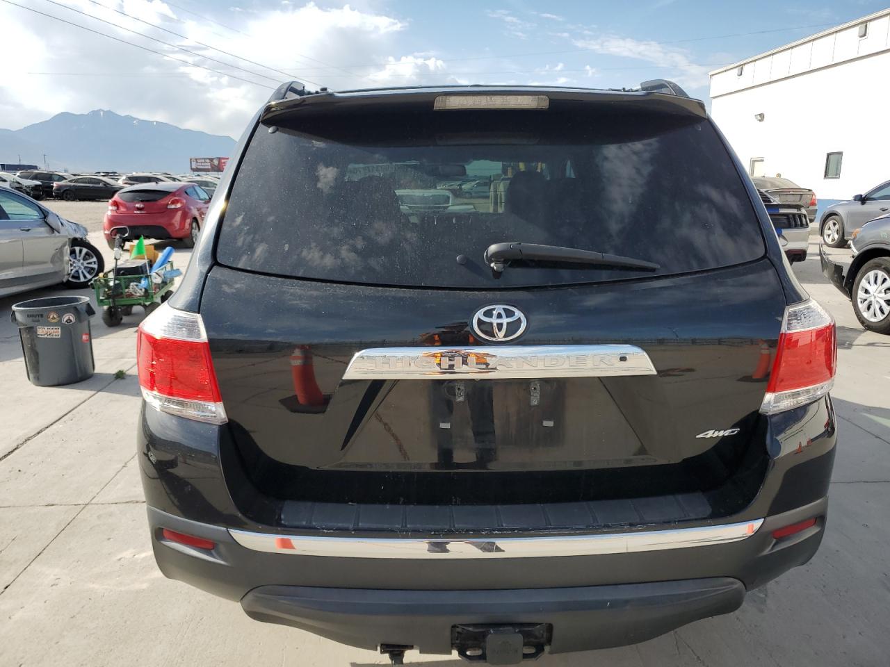 5tddk3eh0ds175928 5TDDK3EH0DS175928 2013 Toyota Highlander Limited
