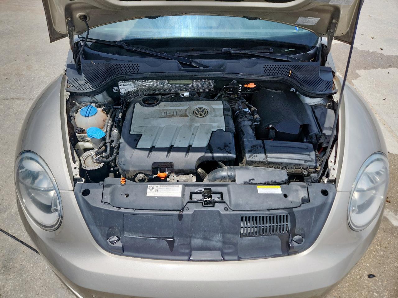 2013 Volkswagen Beetle VIN: 3VW5L7AT5DM828253 Lot: 62106885