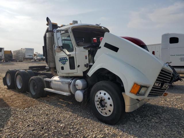 2005 Mack 613Chn Semi Truck