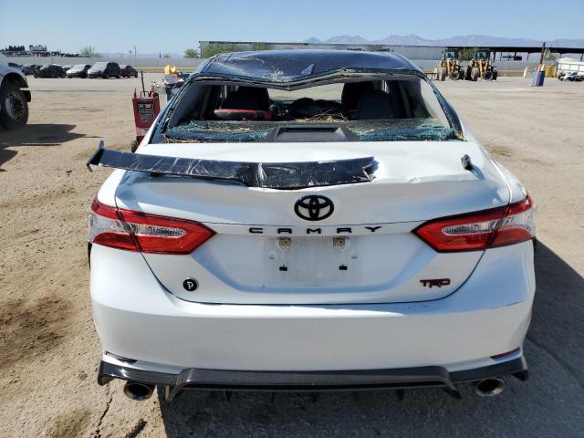  TOYOTA CAMRY 2020 Biały