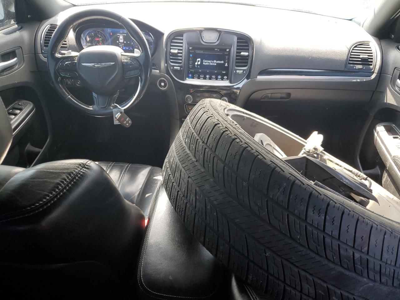 2019 Chrysler 300 S VIN: 2C3CCABG7KH618097 Lot: 60381665