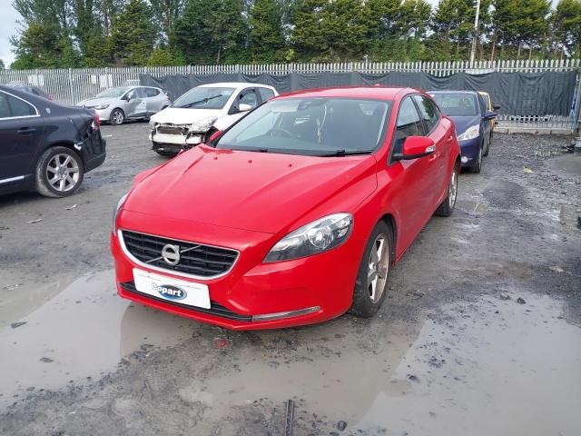 VOLVO V40 ES D2 2013