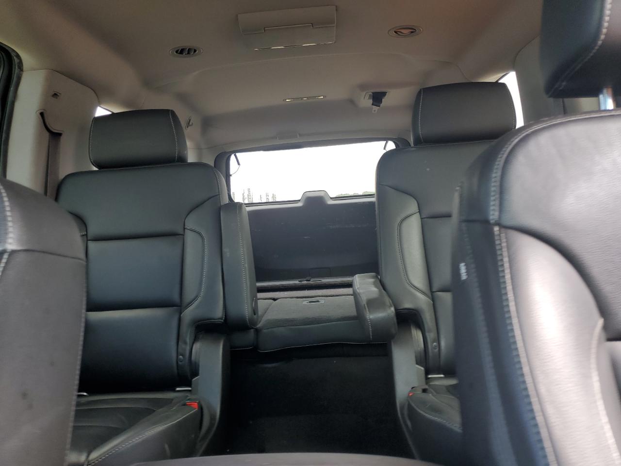 2017 Chevrolet Suburban C1500 Lt VIN: 1GNSCHKC7HR127512 Lot: 62589625