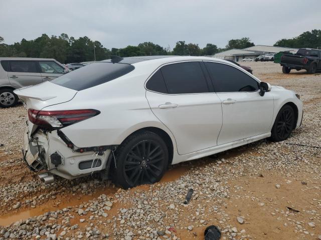  TOYOTA CAMRY 2021 Biały