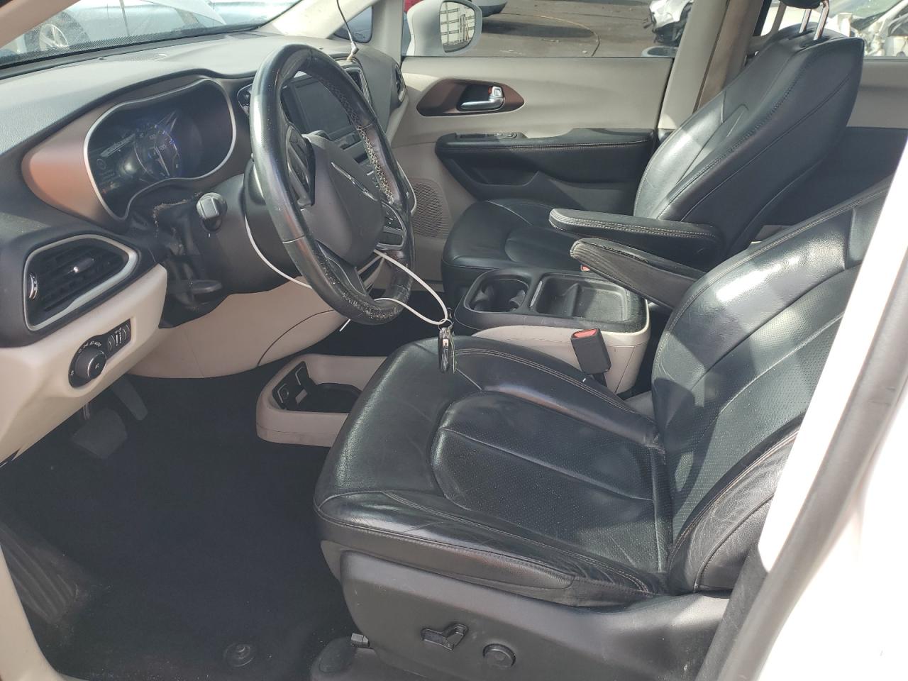 2019 Chrysler Pacifica Touring L VIN: 2C4RC1BG4KR665734 Lot: 61952455