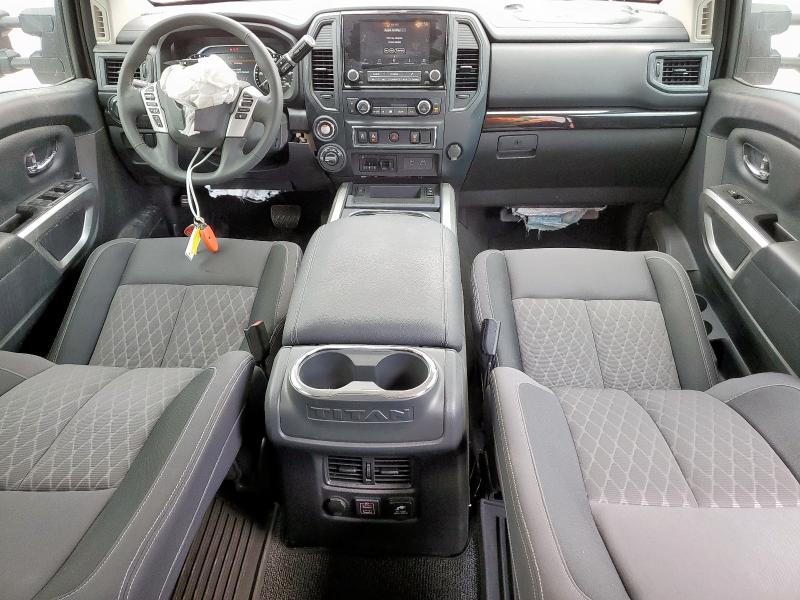  NISSAN TITAN 2023 Czerwony