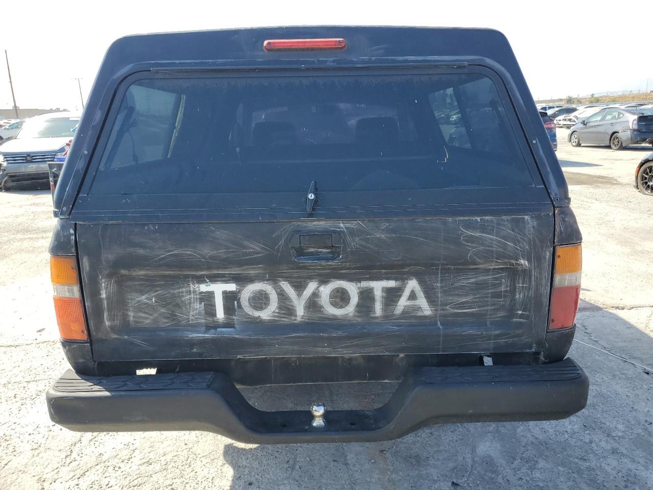 1990 Toyota Pickup 1/2 Ton Short Wheelbase VIN: JT4RN81A8L0045321 Lot: 61399095