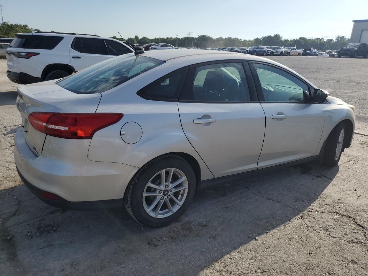 FORD FOCUS 2015 VIN 1FADP3F28FL234097 фото 3