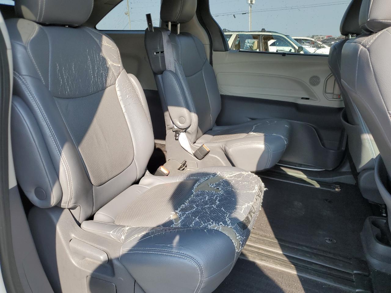 2021 Toyota Sienna Le VIN: 5TDBSKFC2MS020883 Lot: 59347355