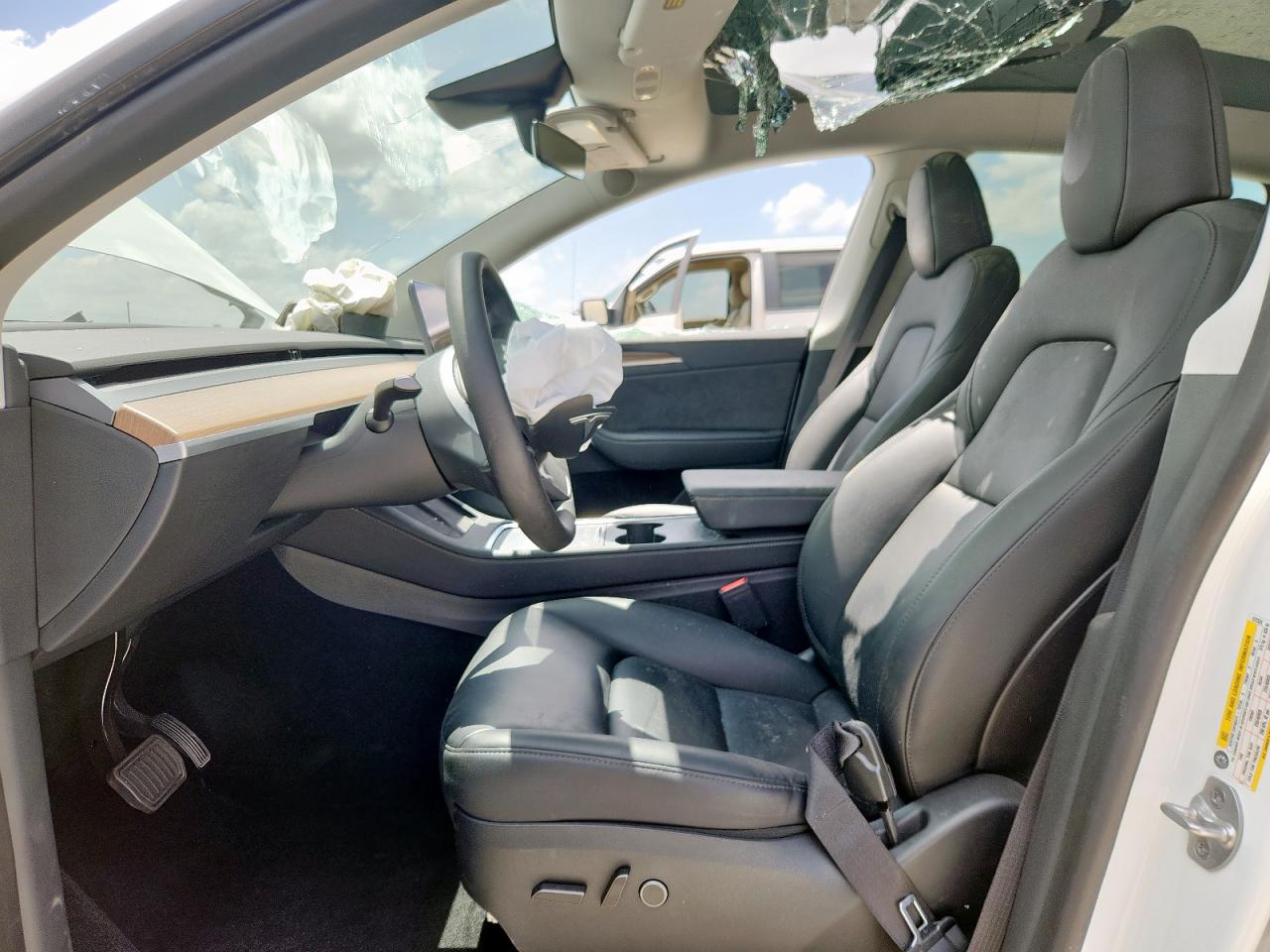 2023 Tesla Model Y VIN: 7SAYGDEE2PA072324 Lot: 61004685