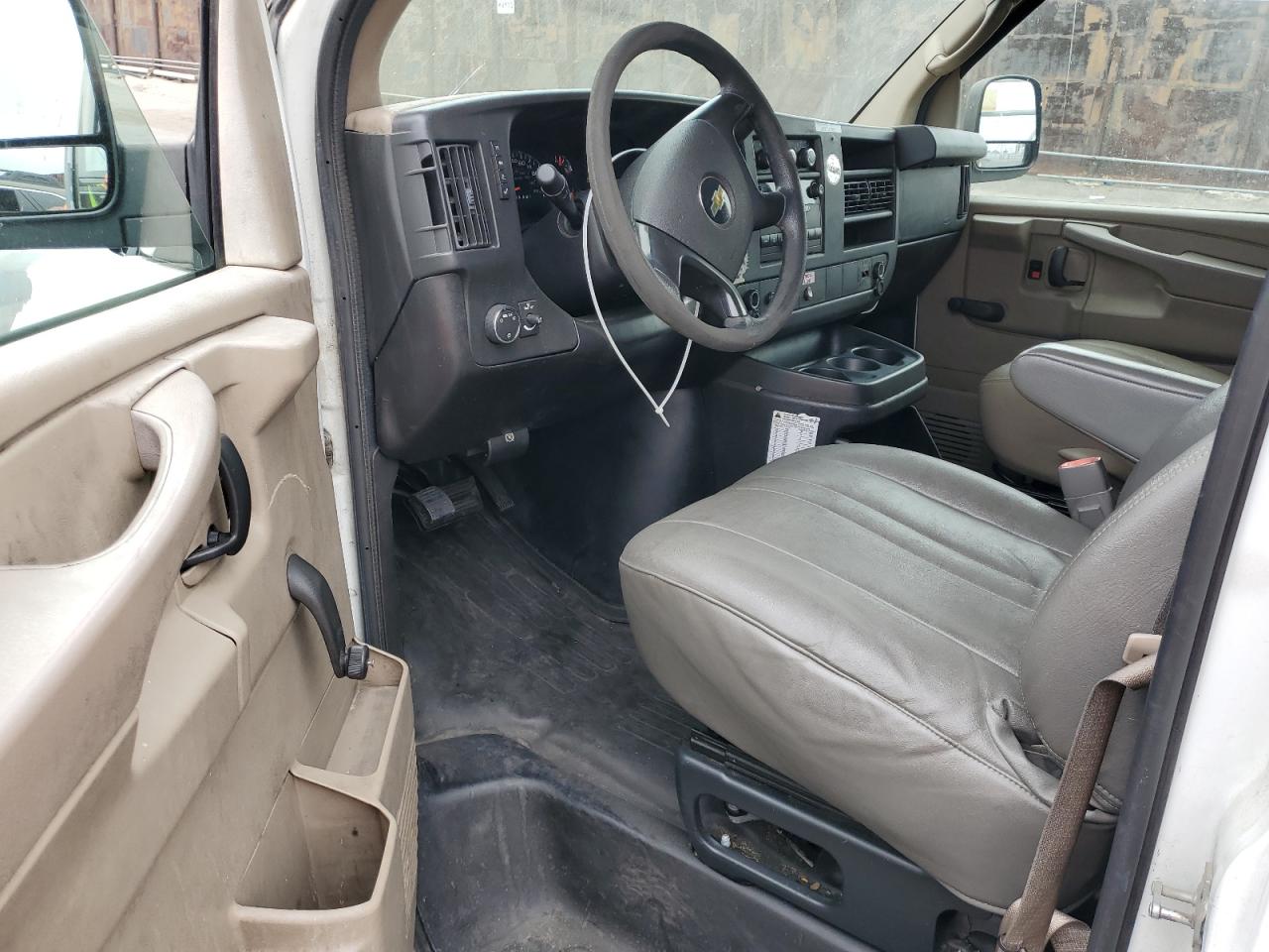 2011 Chevrolet Express G2500 VIN: 1GCWGFCB8B1130272 Lot: 59618325