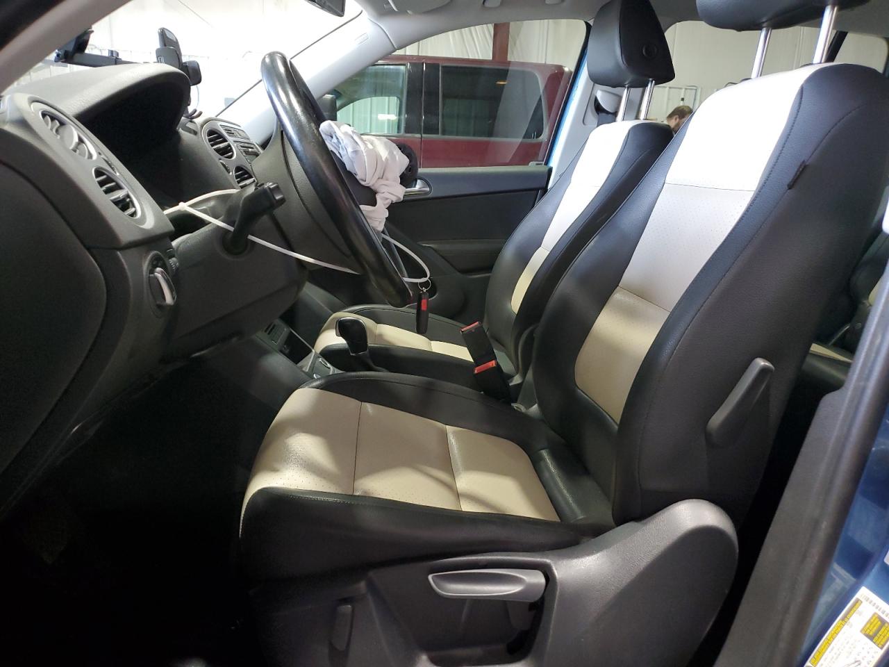 2017 Volkswagen Tiguan S VIN: WVGBV7AX4HK013392 Lot: 62349625