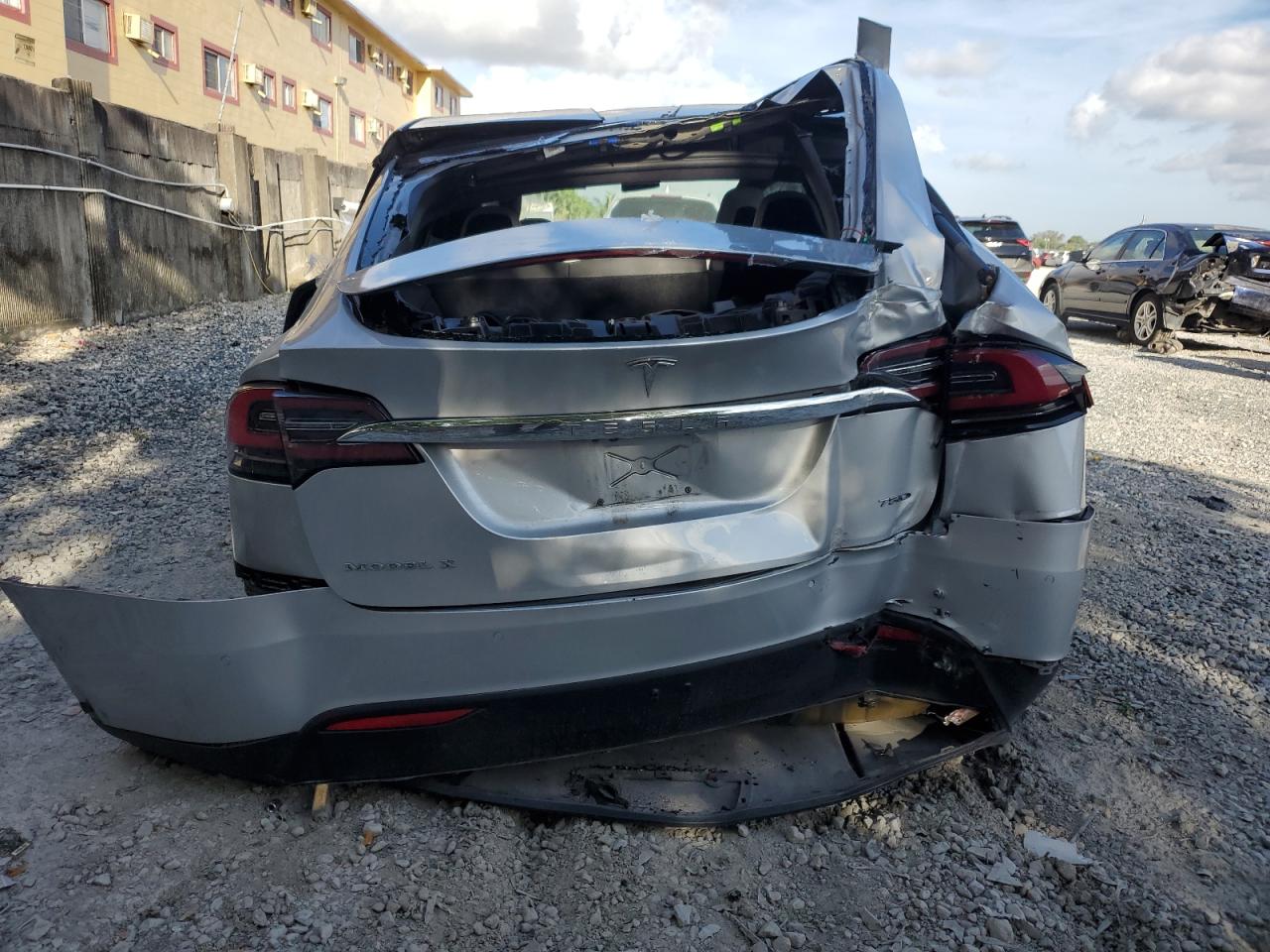 2018 Tesla Model X VIN: 5YJXCAE2XJF120607 Lot: 60545715