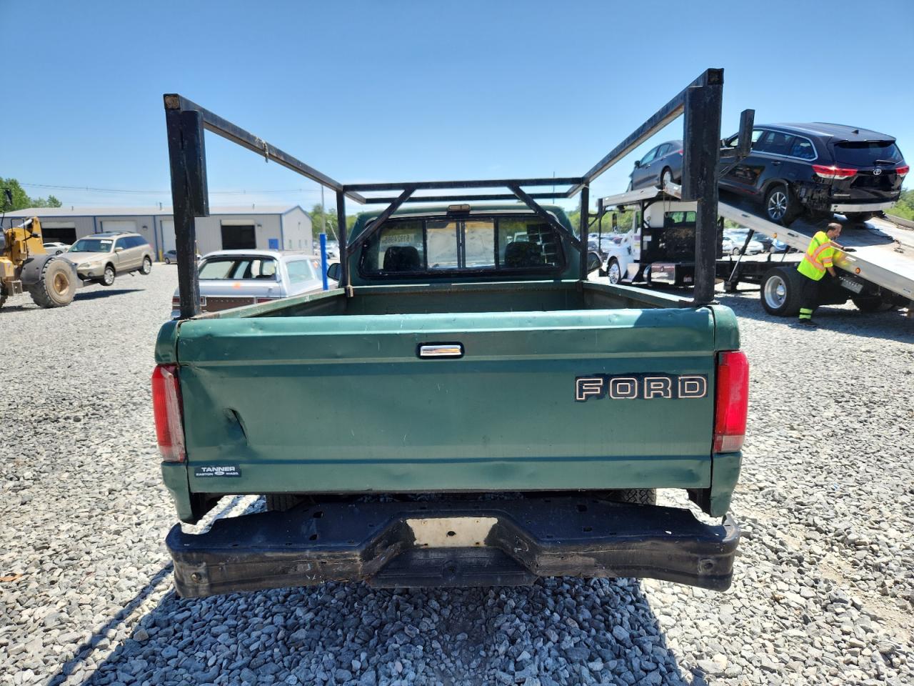 1992 Ford F150 VIN: 2FTEF15Y5NCA98368 Lot: 61924965