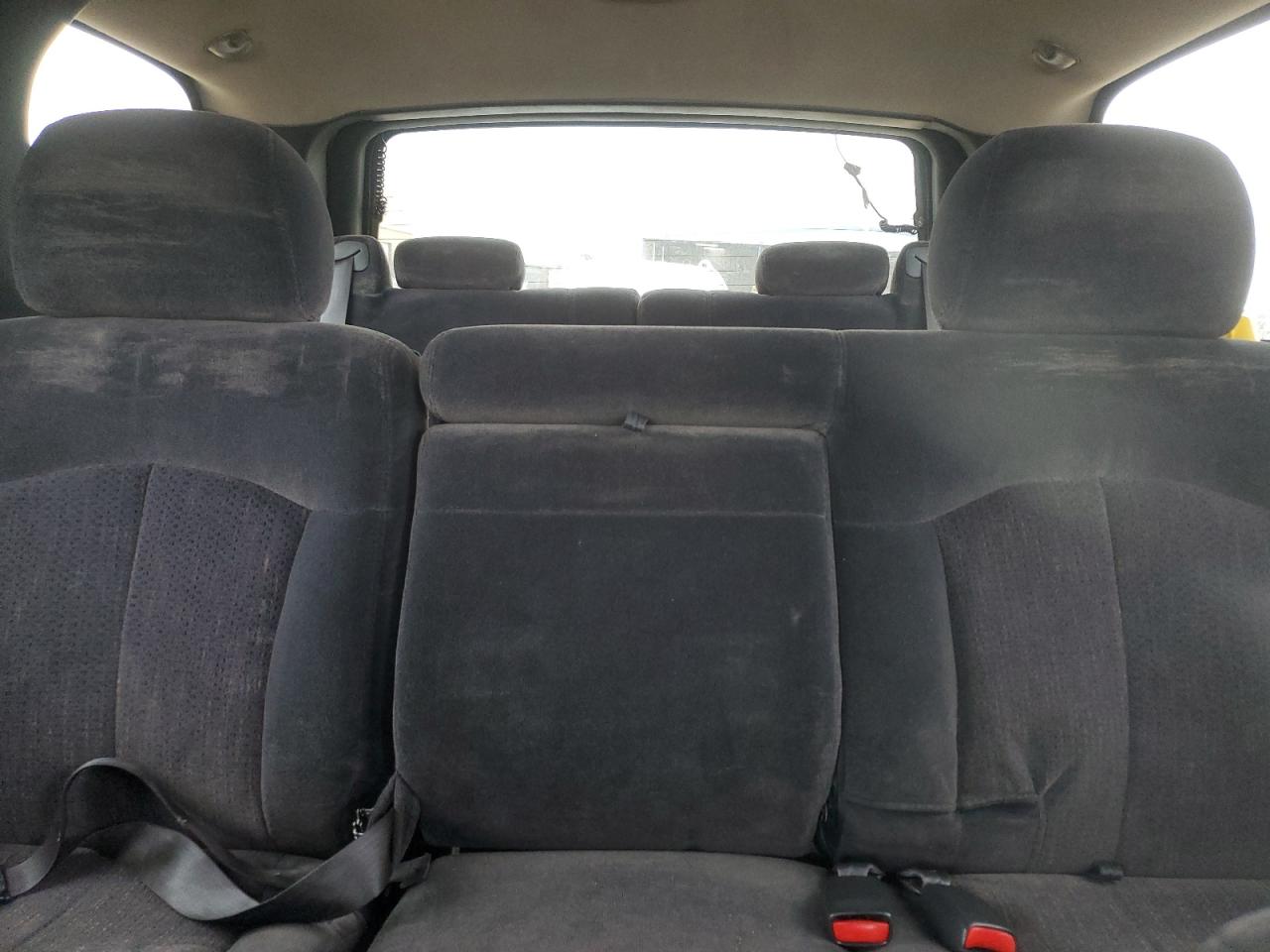 2004 Chevrolet Tahoe K1500 VIN: 1GNEK13T9YJ156871 Lot: 62923615