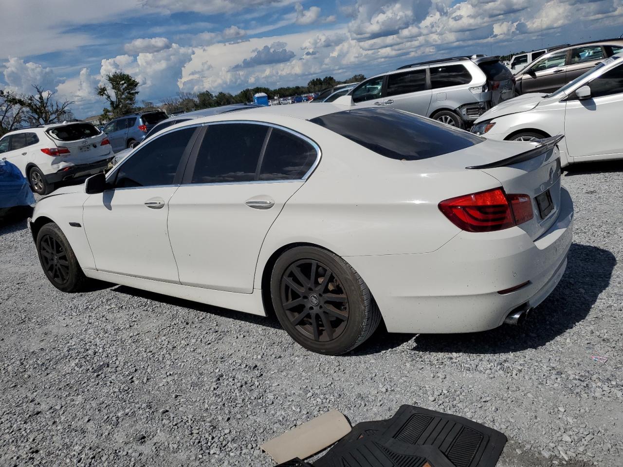 BMW 5 SERIES 2013 VIN WBAXG5C55DD232118 фото 2