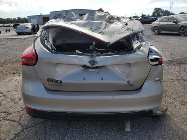  FORD FOCUS 2018 Золотой