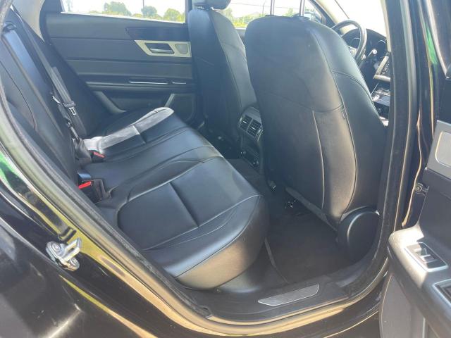  JAGUAR XF 2018 Czarny