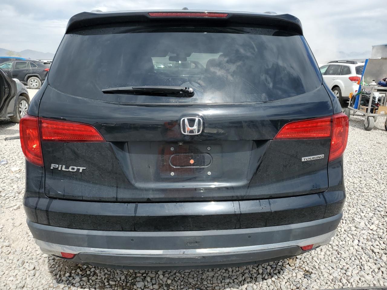 2018 Honda Pilot Touring VIN: 5FNYF5H99JB002768 Lot: 60540525