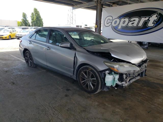  TOYOTA CAMRY 2015 Srebrny