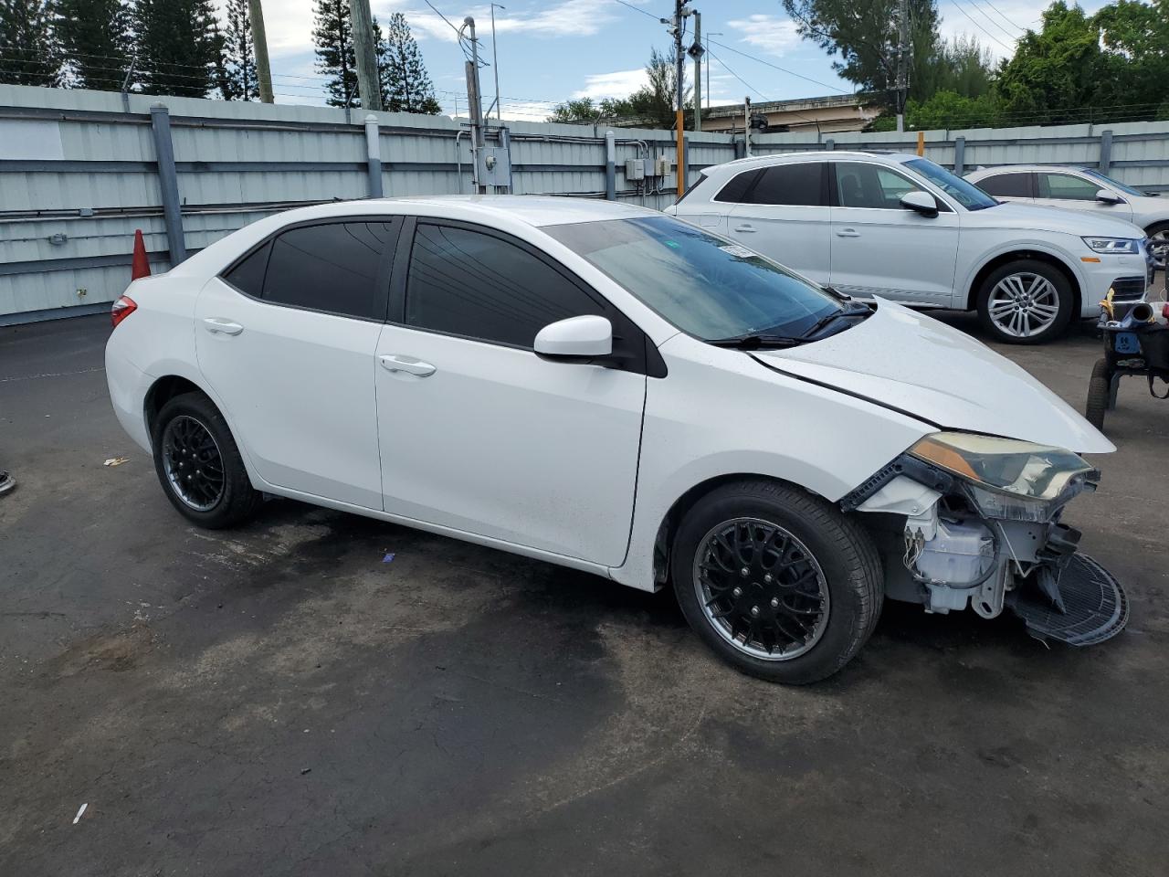 TOYOTA COROLLA 2015 VIN 5YFBURHE3FP286409 photo 4