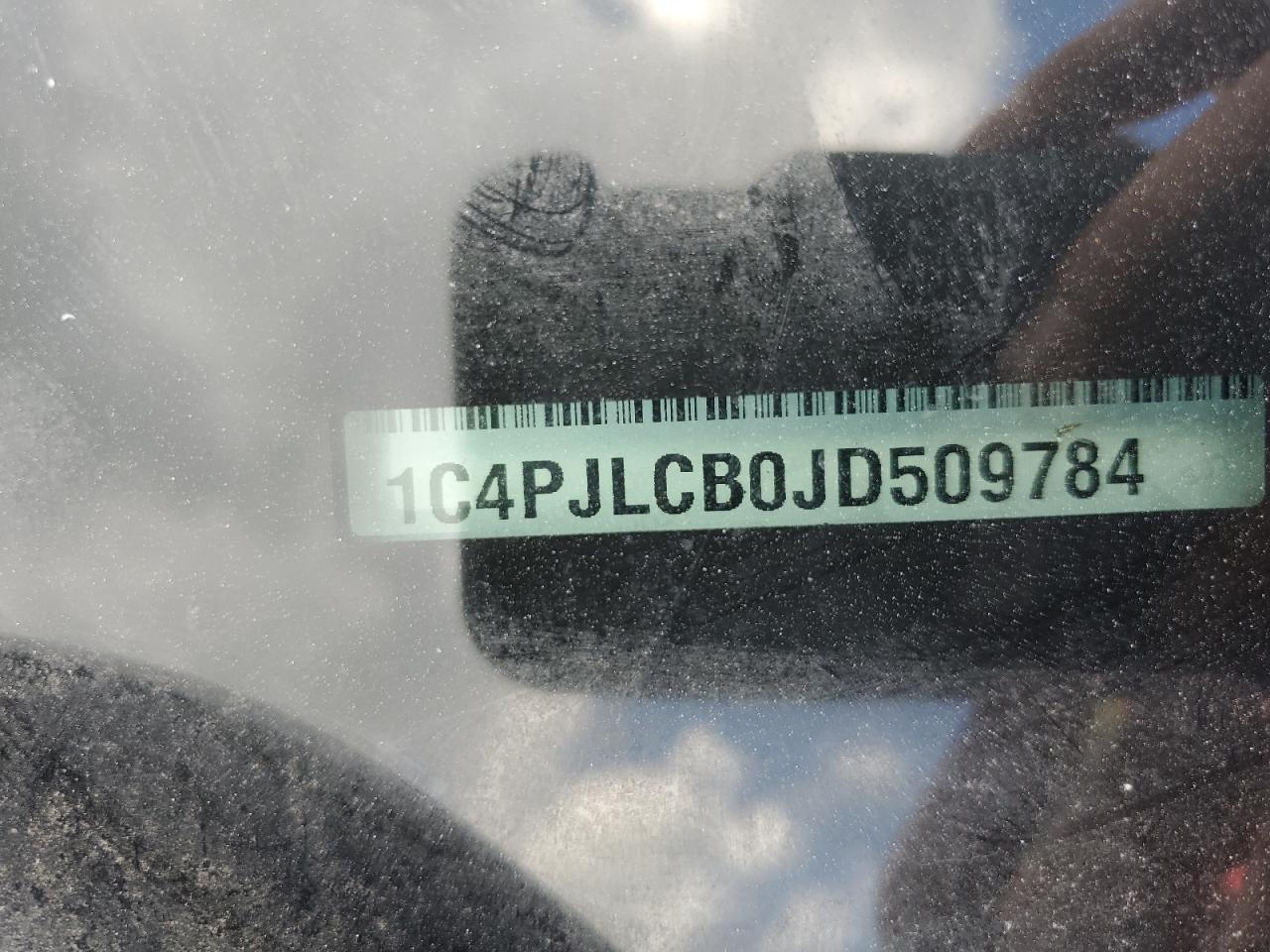 2018 Jeep Cherokee Latitude VIN: 1C4PJLCB0JD509784 Lot: 70869255