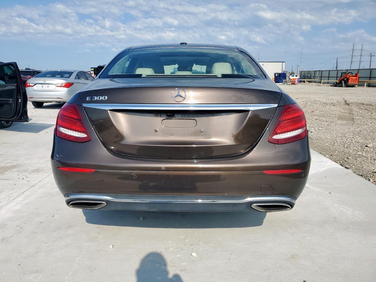 2018 Mercedes-Benz E 300 VIN: WDDZF4JB3JA312599 Lot: 60413375