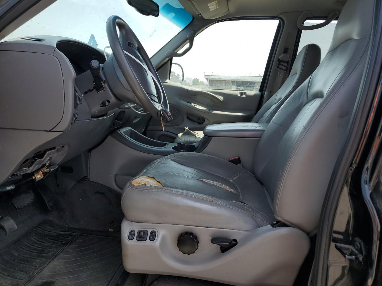 2000 Ford Expedition Xlt VIN: 1FMRU15L2YLB89597 Lot: 60911465