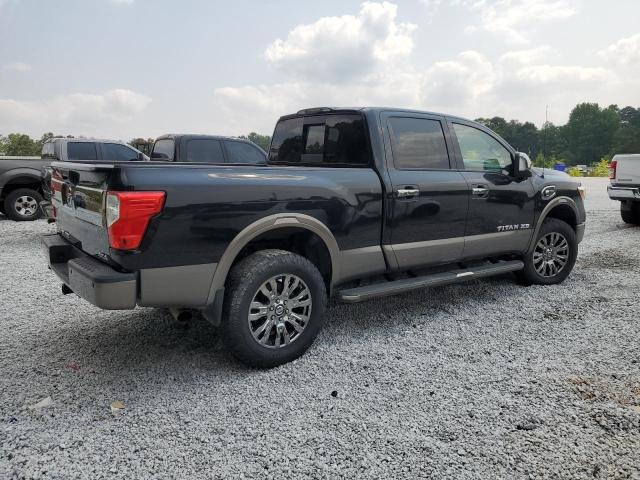  NISSAN TITAN 2017 Czarny