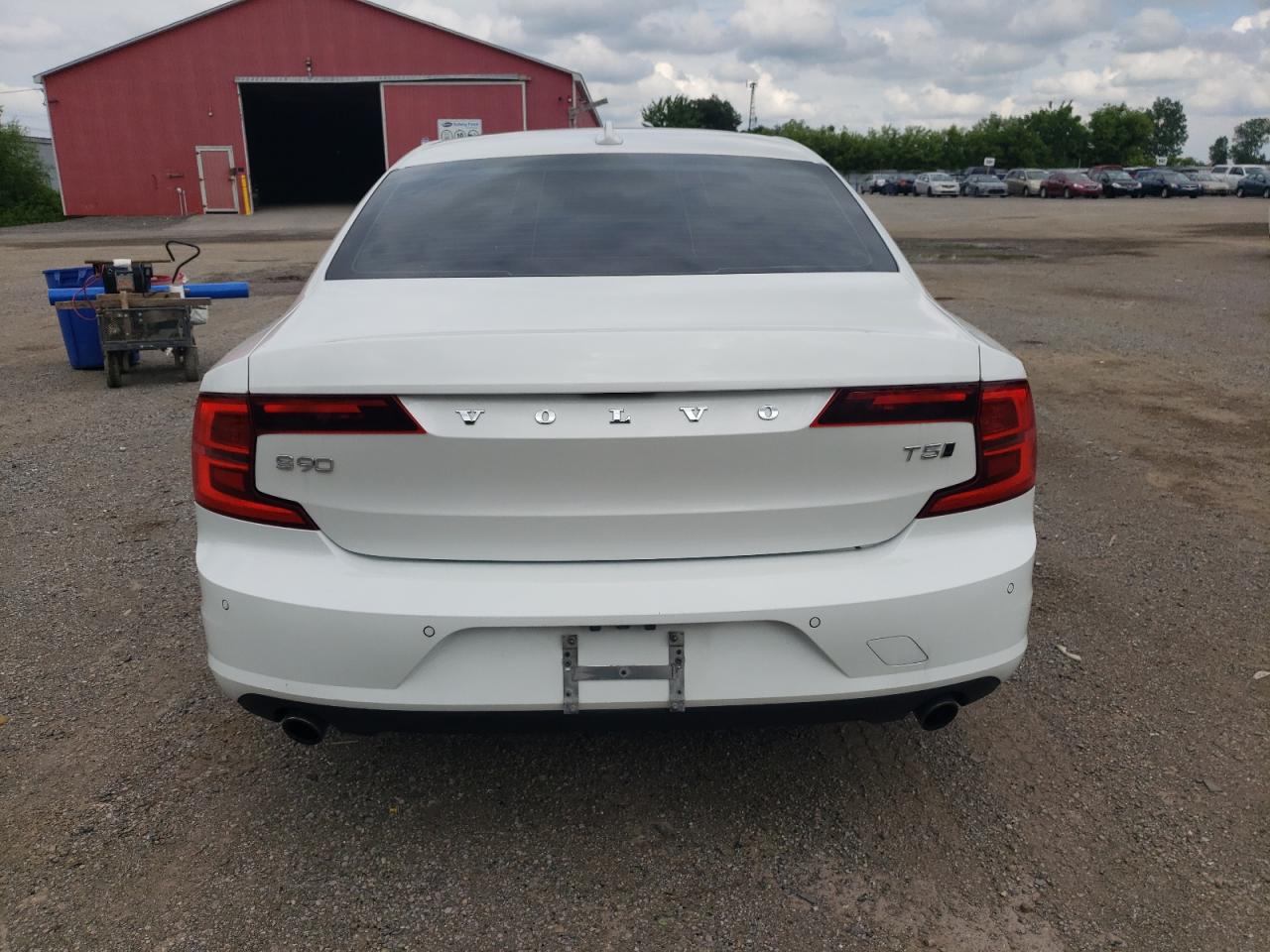 2018 Volvo S90 T5 Momentum VIN: LVY982MK2JP021702 Lot: 61712885