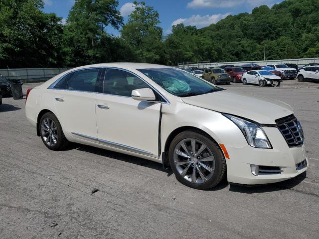 Sedans CADILLAC XTS 2013 Biały