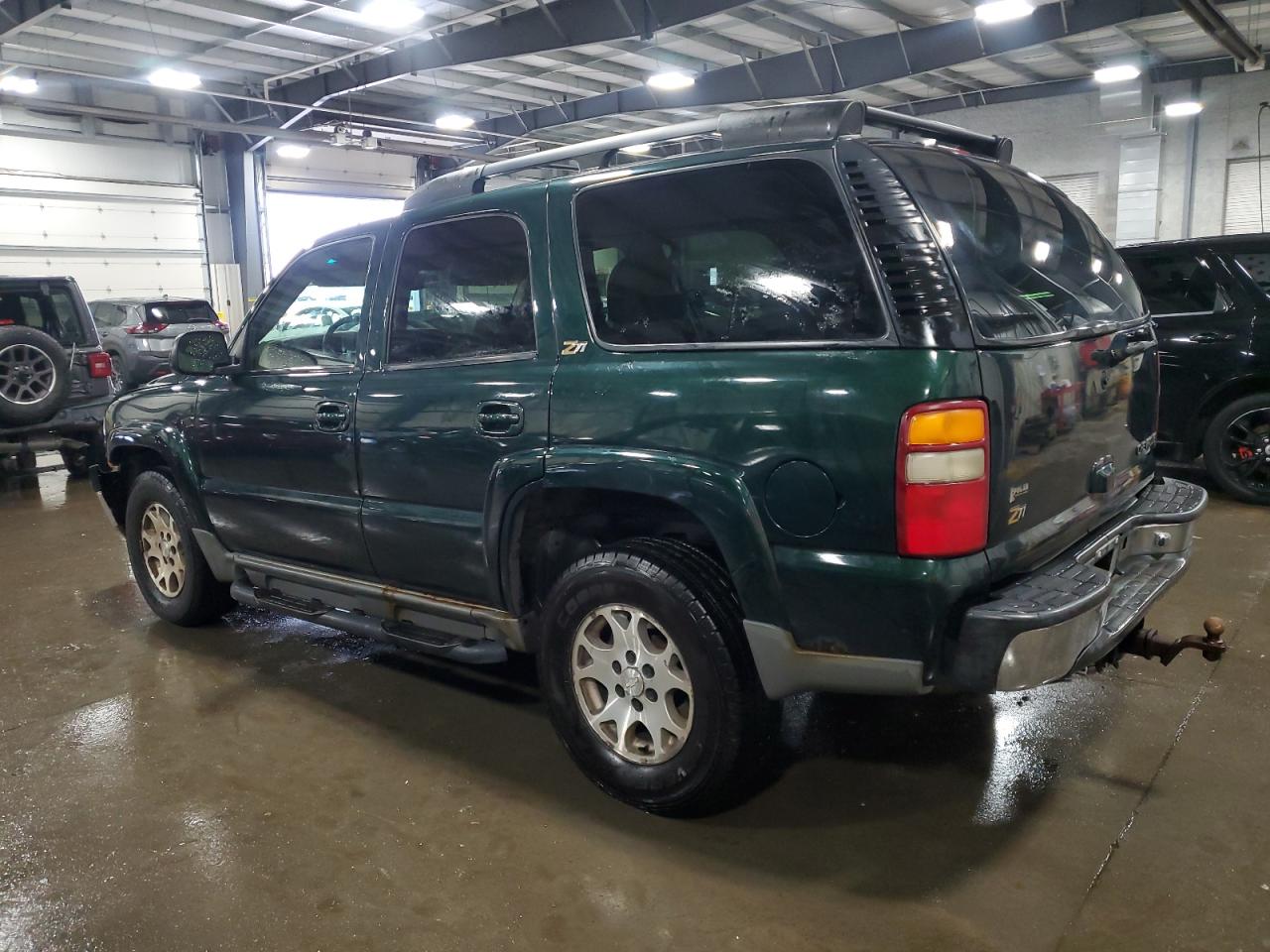 CHEVROLET TAHOE 2002 VIN 1GNEK13Z02R299012 фото 2