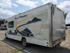 2001 Ford Econoline E450 Super Duty Cutaway Van продається в Woodhaven, MI - Minor Dent/Scratches