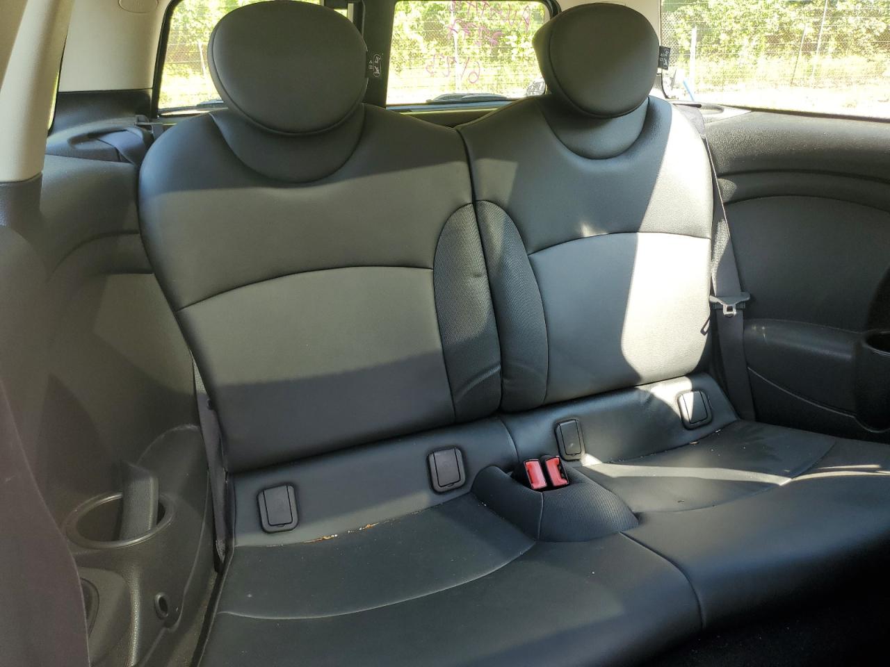 2011 Mini Cooper Clubman VIN: WMWZF3C59BTX82098 Lot: 63068975