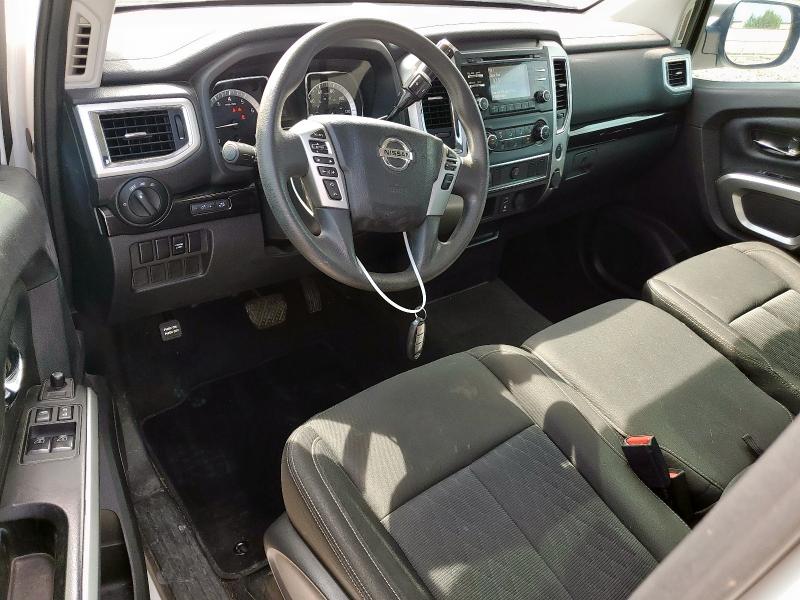  NISSAN TITAN 2017 White