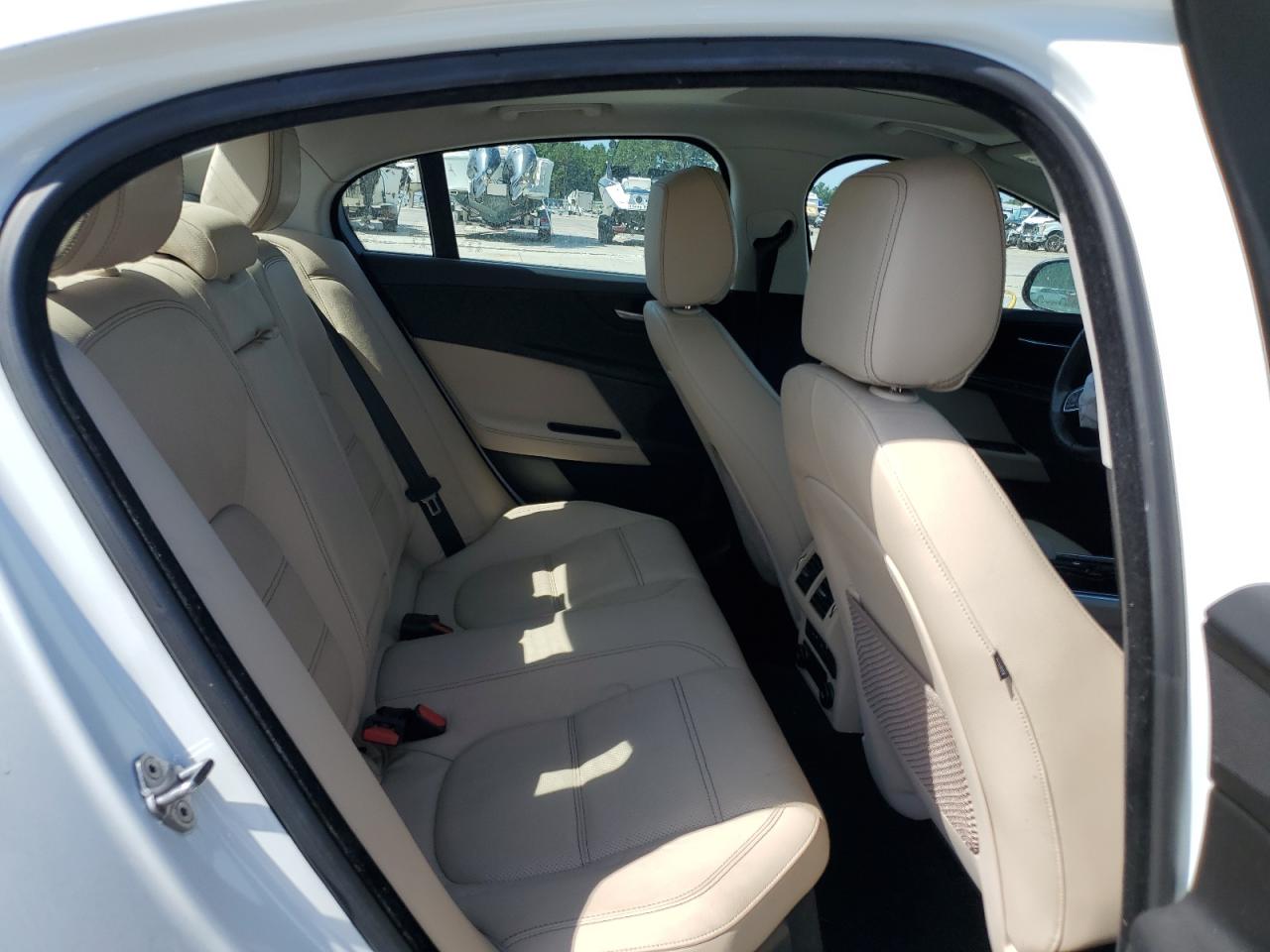 2017 Jaguar Xe Prestige VIN: SAJAK4BV6HA950823 Lot: 62708285