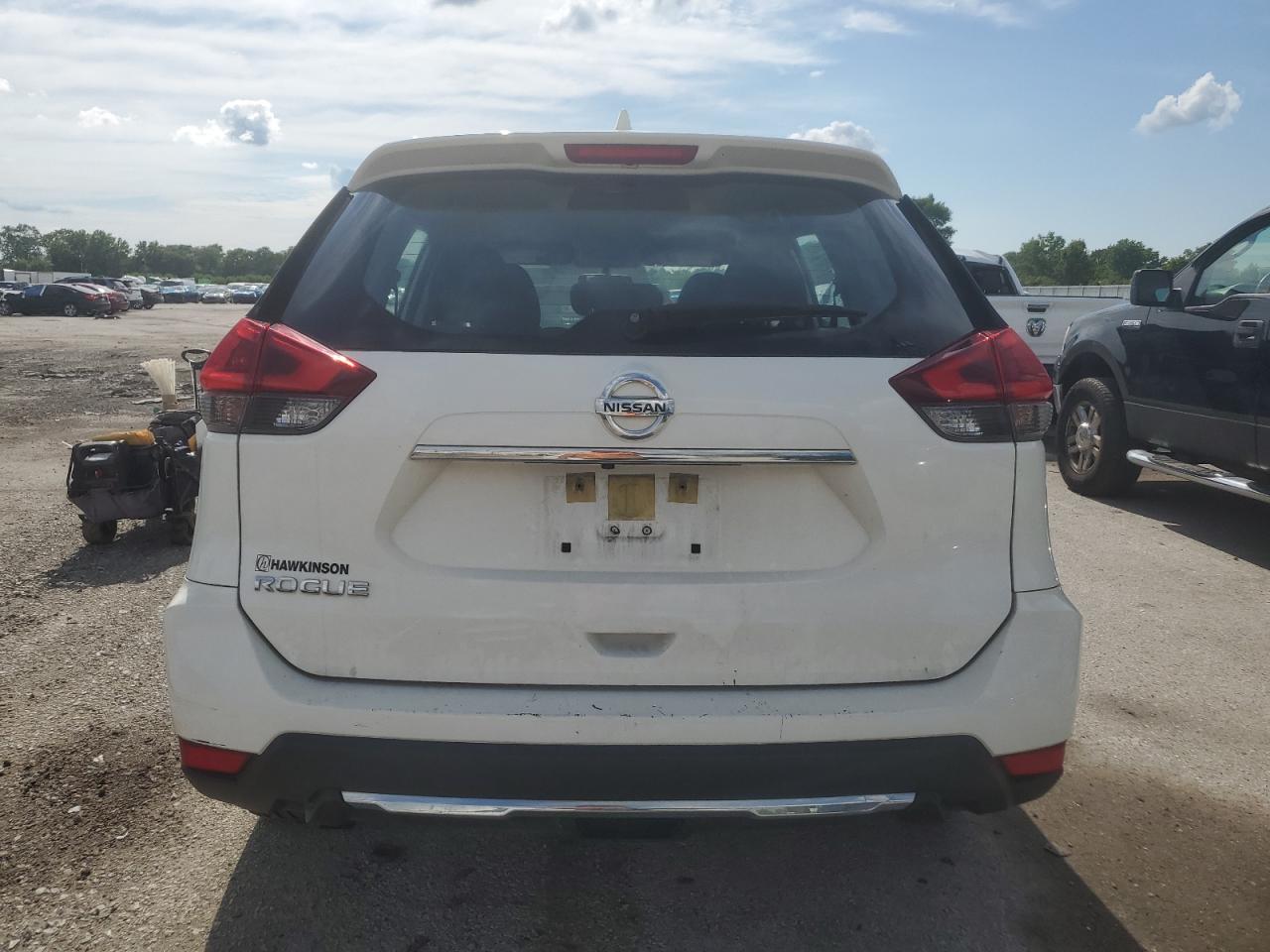 2018 Nissan Rogue S VIN: JN8AT2MTXJW461558 Lot: 62943675