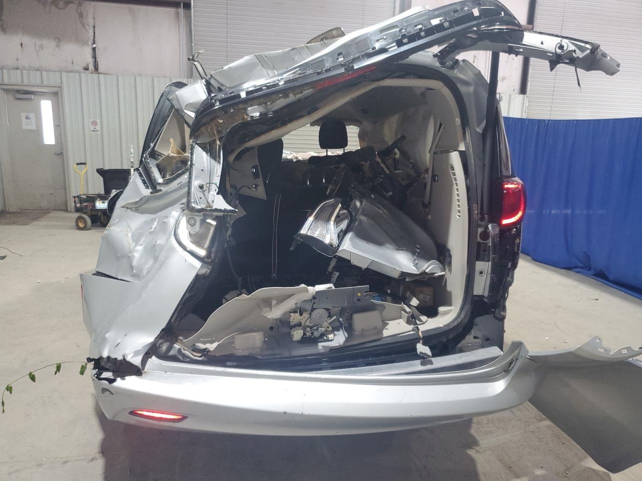 2022 Chrysler Voyager Lx VIN: 2C4RC1CG7NR215711 Lot: 60076335
