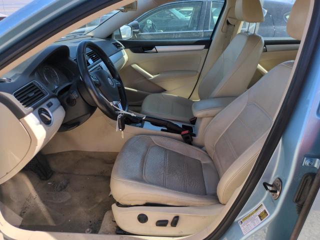 Sedans VOLKSWAGEN PASSAT 2013 Blue