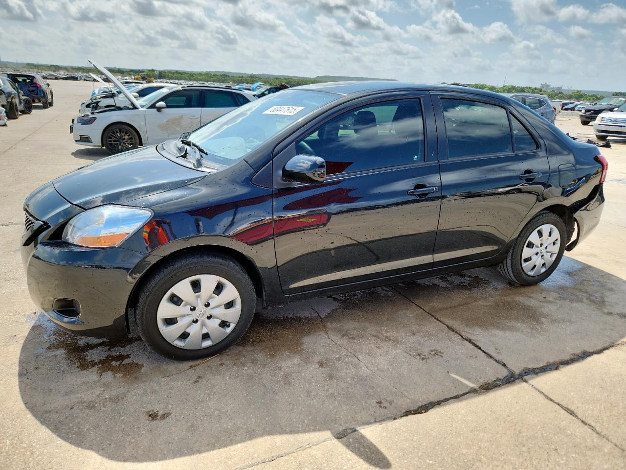 2010 Toyota Yaris продається в Grand Prairie, TX - Rear End