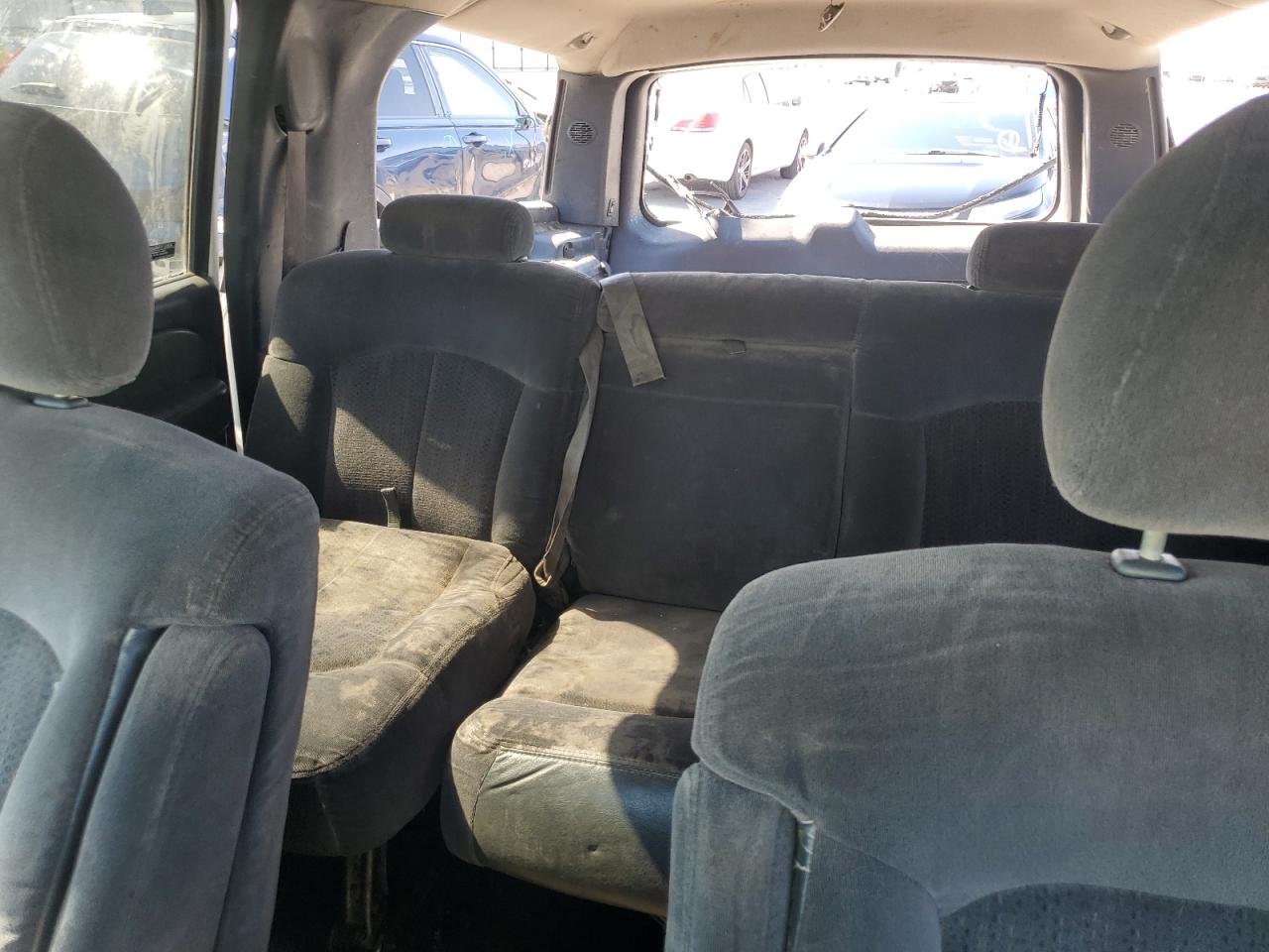 2002 Chevrolet Suburban C1500 VIN: 1GNEC16T82J219779 Lot: 61617045